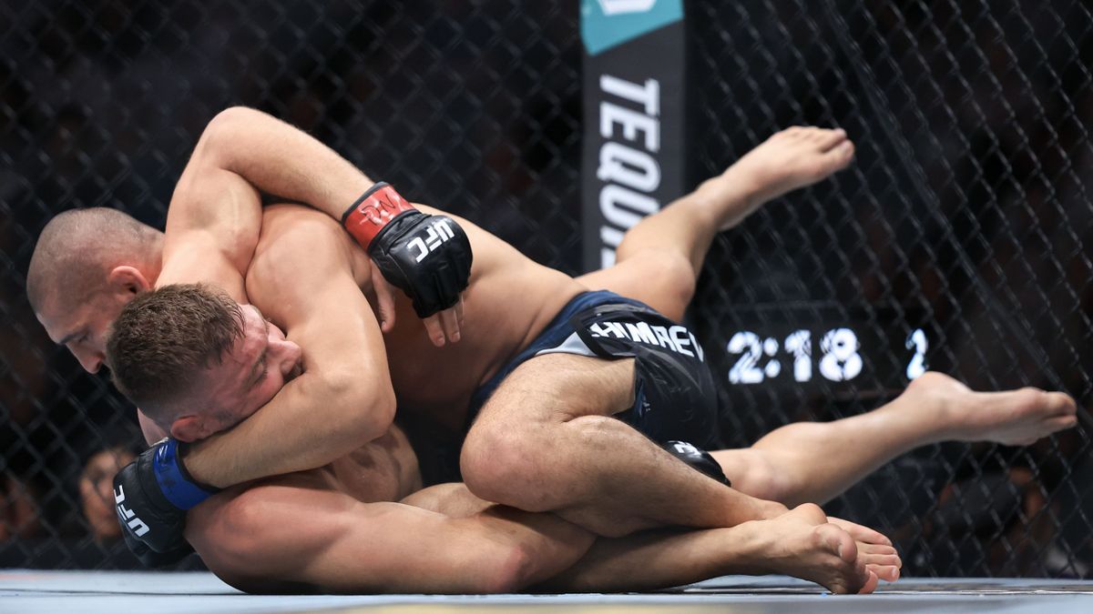 du plessis gaat de strijd aan met chimaev en wil een herkansing tegen de ufc-kampioen. lees meer over zijn voorbereidingen en ambitie in de ring.
